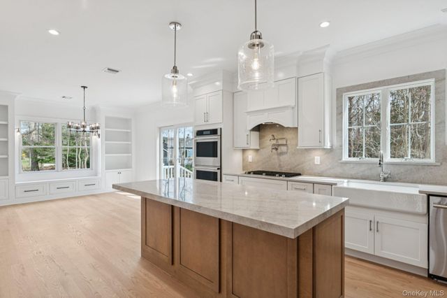 17 Cedar Lane, East Patchogue, NY 11772