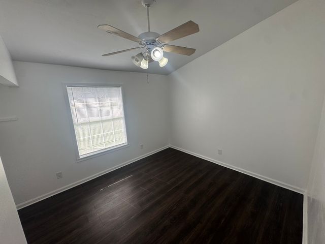 301 Spanish Moss Drive, Arlington, TX 76018