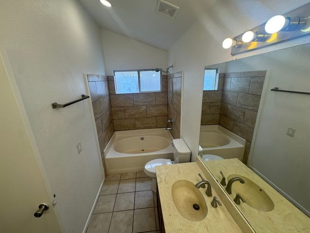 301 Spanish Moss Drive, Arlington, TX 76018