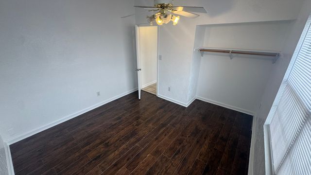 301 Spanish Moss Drive, Arlington, TX 76018