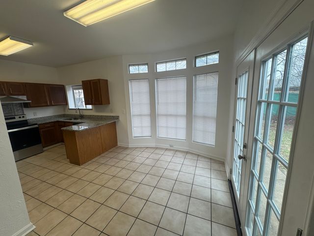 301 Spanish Moss Drive, Arlington, TX 76018