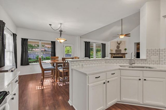 130 Clover Leaf CV, Buda, TX 78610