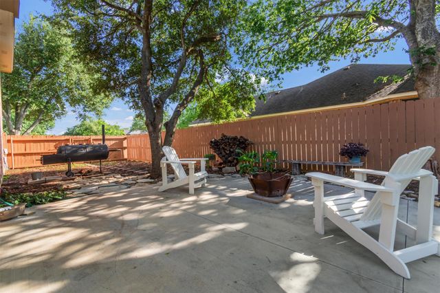 130 Clover Leaf CV, Buda, TX 78610