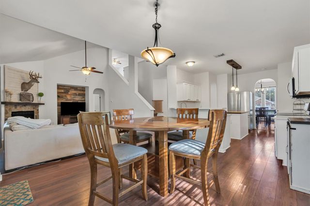 130 Clover Leaf CV, Buda, TX 78610