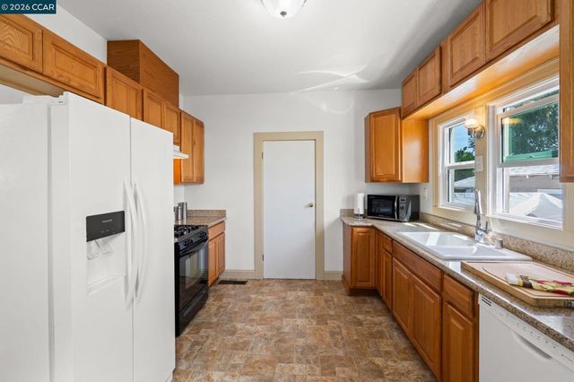 272 W 10Th St, Pittsburg, CA 94565