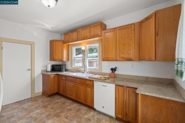 272 W 10Th St, Pittsburg, CA 94565