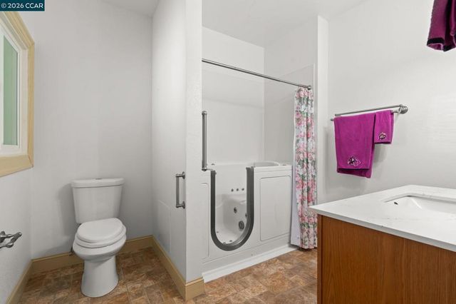 272 W 10Th St, Pittsburg, CA 94565