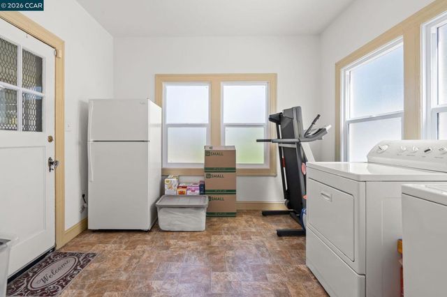 272 W 10Th St, Pittsburg, CA 94565