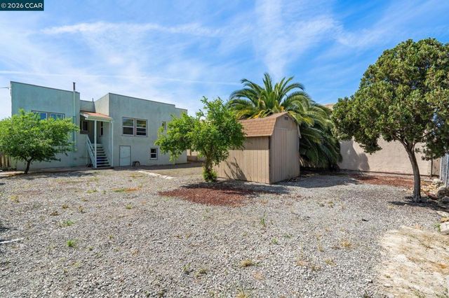 272 W 10Th St, Pittsburg, CA 94565