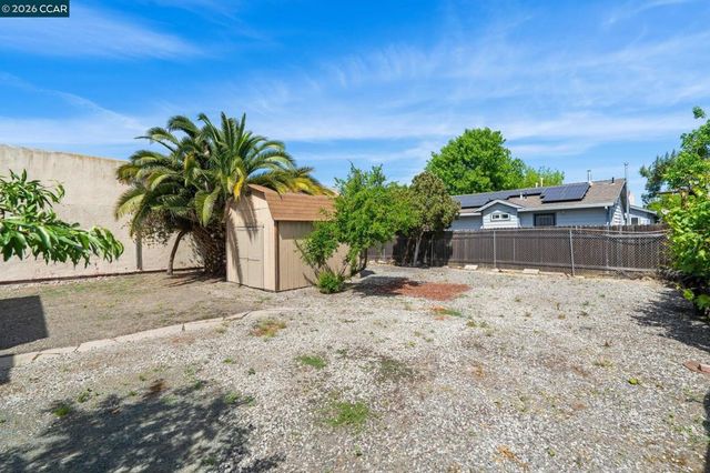 272 W 10Th St, Pittsburg, CA 94565