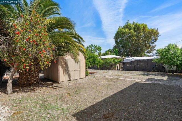 272 W 10Th St, Pittsburg, CA 94565