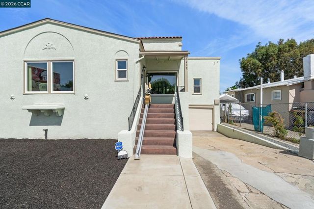 272 W 10Th St, Pittsburg, CA 94565