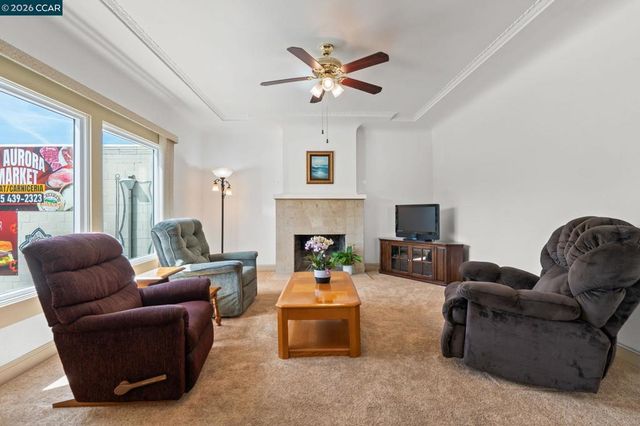 272 W 10Th St, Pittsburg, CA 94565