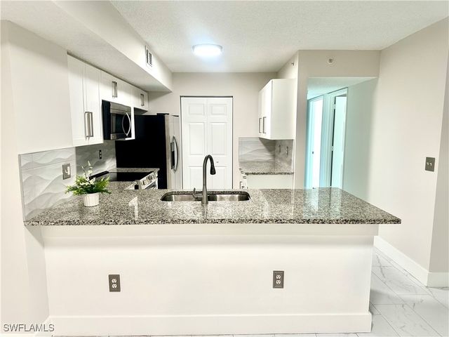 1875 Florida Club DR 7112, Naples, FL 34112