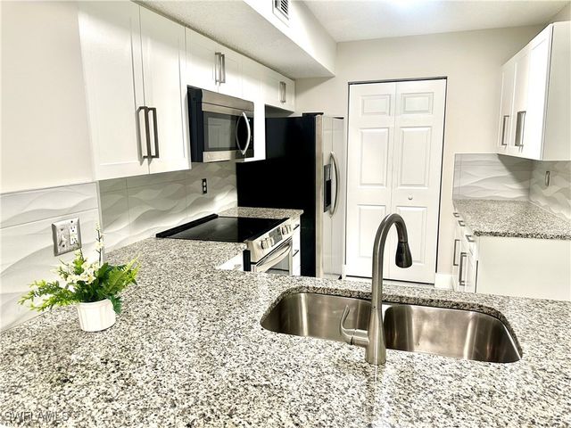 1875 Florida Club DR 7112, Naples, FL 34112