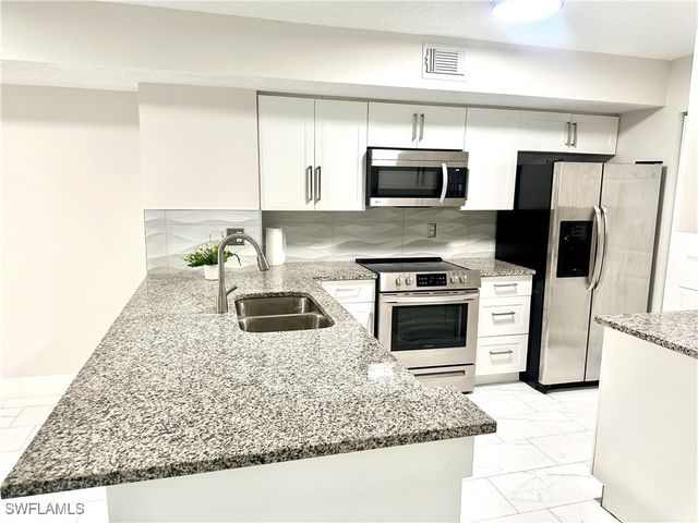 1875 Florida Club DR 7112, Naples, FL 34112