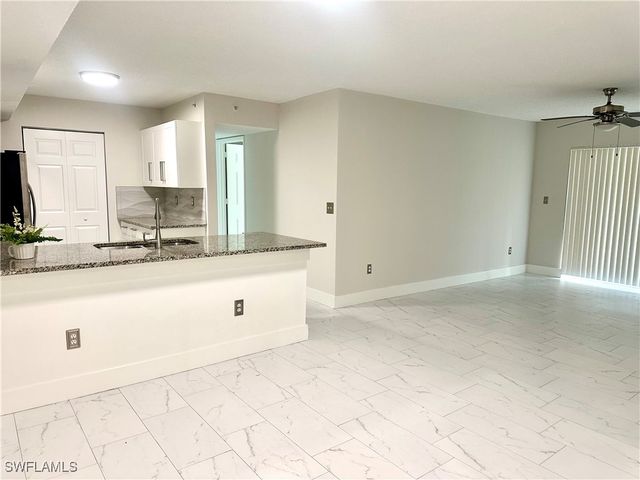 1875 Florida Club DR 7112, Naples, FL 34112