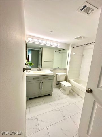 1875 Florida Club DR 7112, Naples, FL 34112