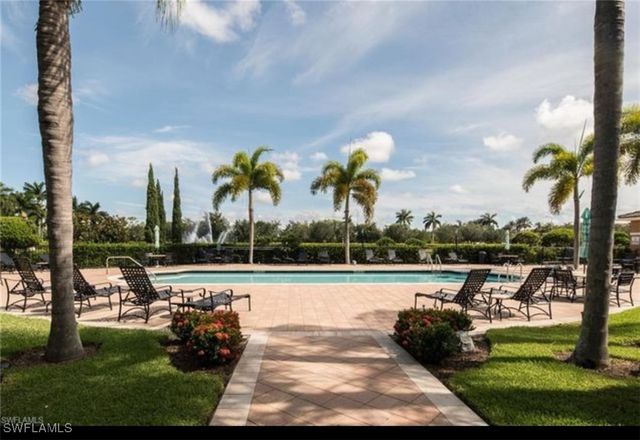1875 Florida Club DR 7112, Naples, FL 34112