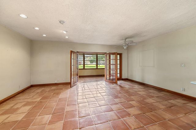 752 Lori Drive 219, Palm Springs, FL 33461