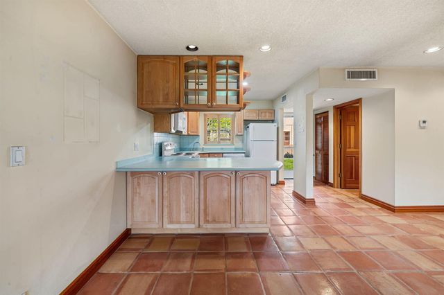 752 Lori Drive 219, Palm Springs, FL 33461