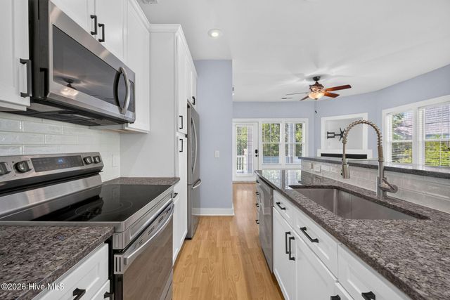 2316 Wrightsville Avenue Apt 223, Wilmington, NC 28403