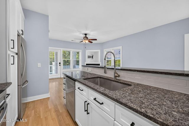 2316 Wrightsville Avenue Apt 223, Wilmington, NC 28403