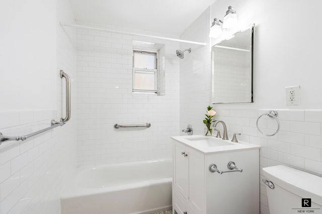 319 E 105th St Apt 2D, New York City, NY 10029