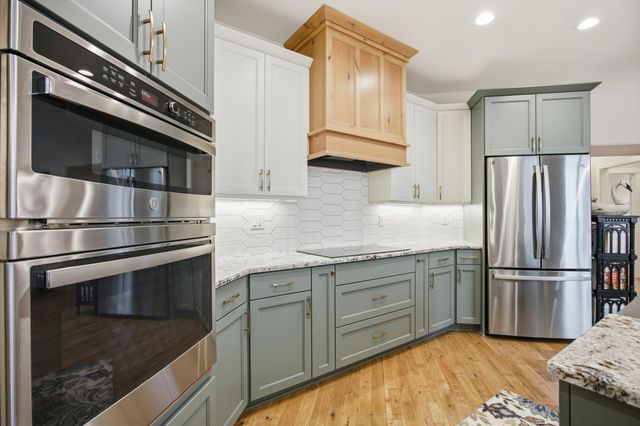 818 Rania Way W, West Fargo, ND 58078