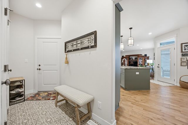 818 Rania Way W, West Fargo, ND 58078