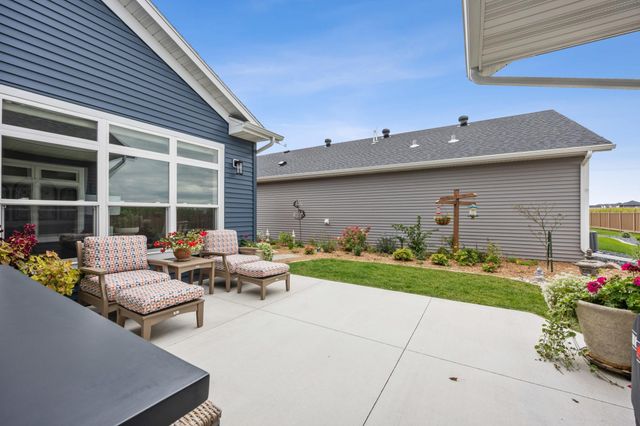 818 Rania Way W, West Fargo, ND 58078