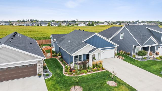 818 Rania Way W, West Fargo, ND 58078