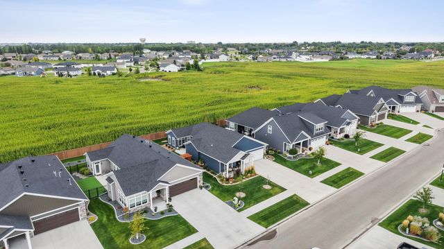 818 Rania Way W, West Fargo, ND 58078