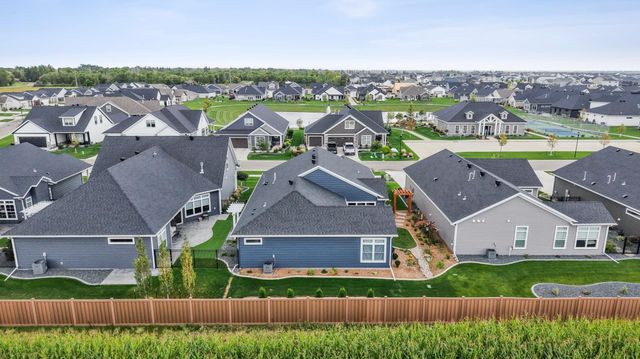 818 Rania Way W, West Fargo, ND 58078