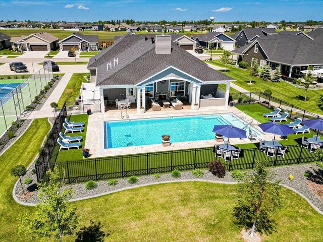 818 Rania Way W, West Fargo, ND 58078