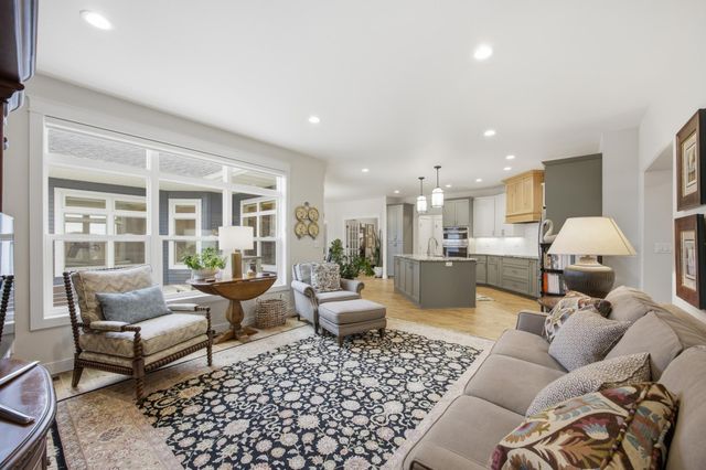 818 Rania Way W, West Fargo, ND 58078