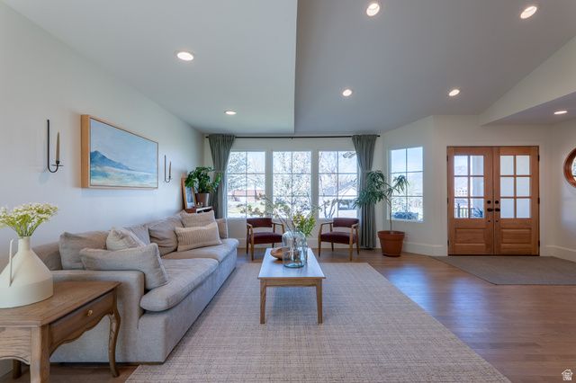 1079 W RIDGESIDE CT, South Jordan, UT 84095
