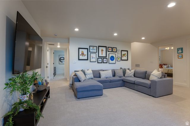 1079 W RIDGESIDE CT, South Jordan, UT 84095