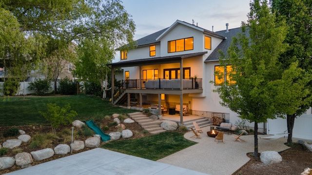 1079 W RIDGESIDE CT, South Jordan, UT 84095