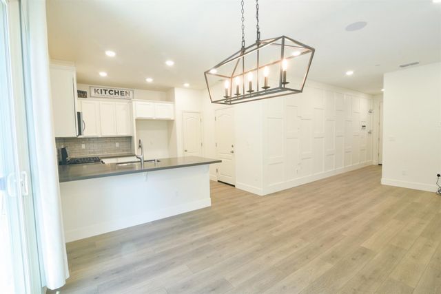 9941 Del Surf Ln, Elk Grove, CA 95757
