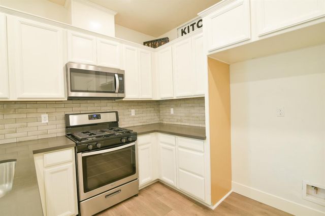 9941 Del Surf Ln, Elk Grove, CA 95757