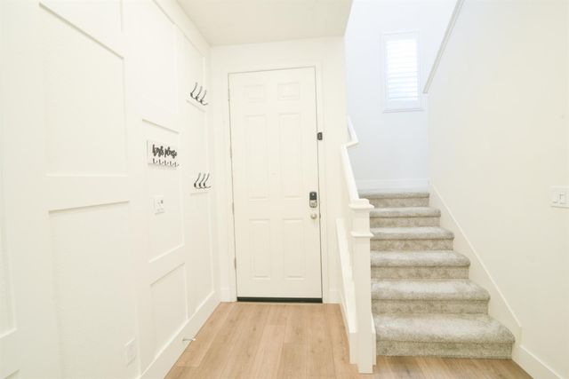 9941 Del Surf Ln, Elk Grove, CA 95757