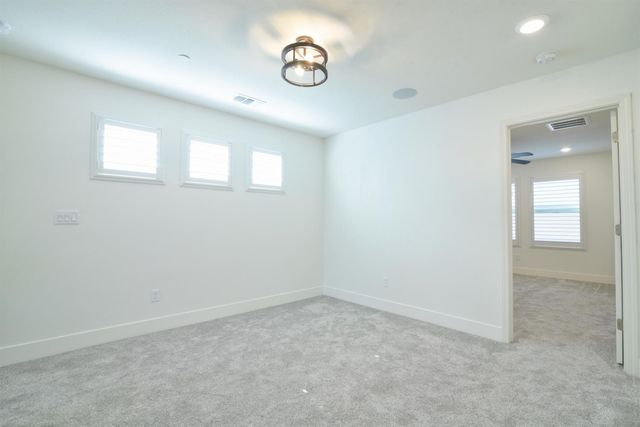 9941 Del Surf Ln, Elk Grove, CA 95757