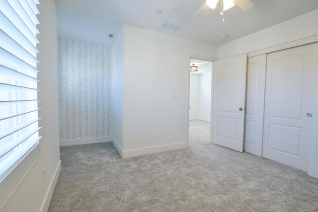 9941 Del Surf Ln, Elk Grove, CA 95757