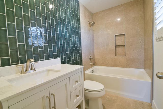 9941 Del Surf Ln, Elk Grove, CA 95757