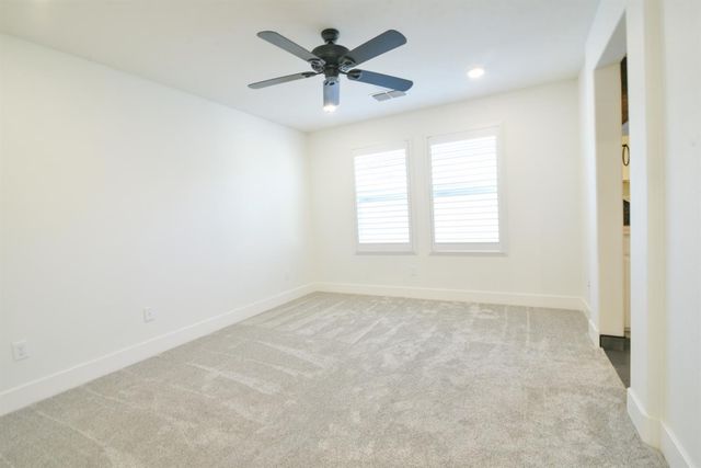 9941 Del Surf Ln, Elk Grove, CA 95757