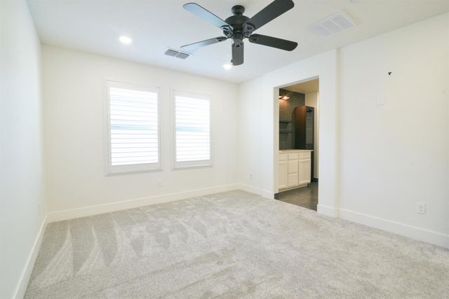 9941 Del Surf Ln, Elk Grove, CA 95757