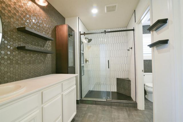 9941 Del Surf Ln, Elk Grove, CA 95757