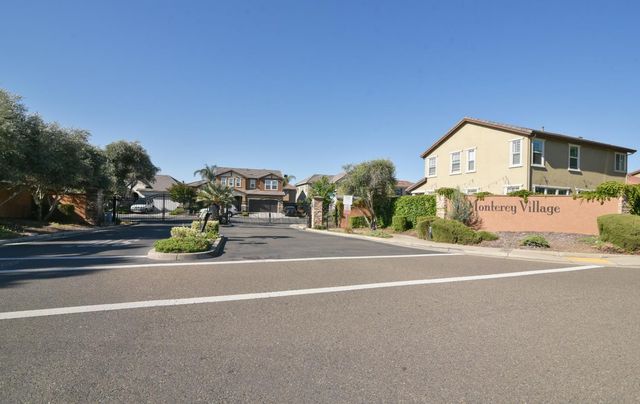 9941 Del Surf Ln, Elk Grove, CA 95757