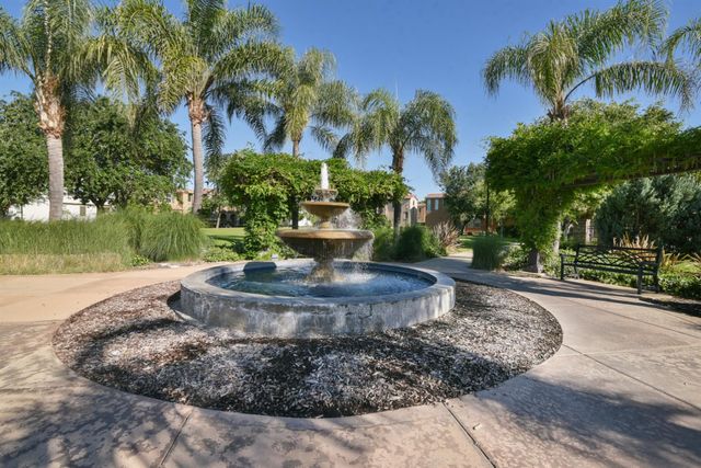 9941 Del Surf Ln, Elk Grove, CA 95757